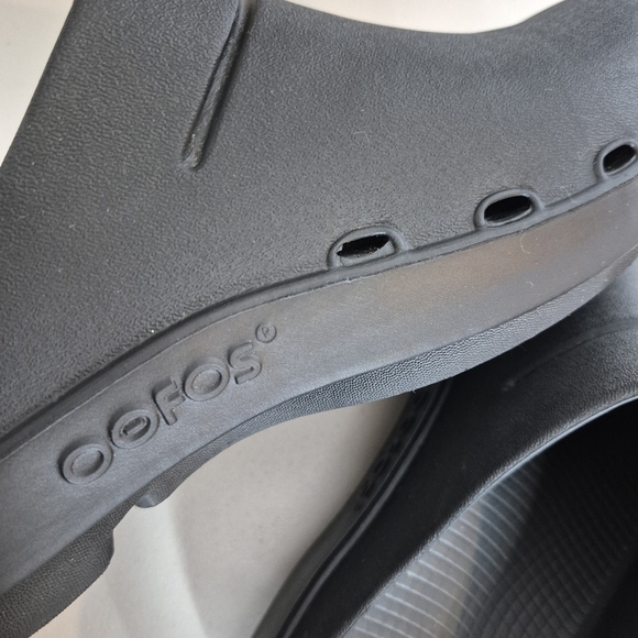 OOFOS OOcloog Black Clog - Size W10 / M8 - Picture 9 of 12